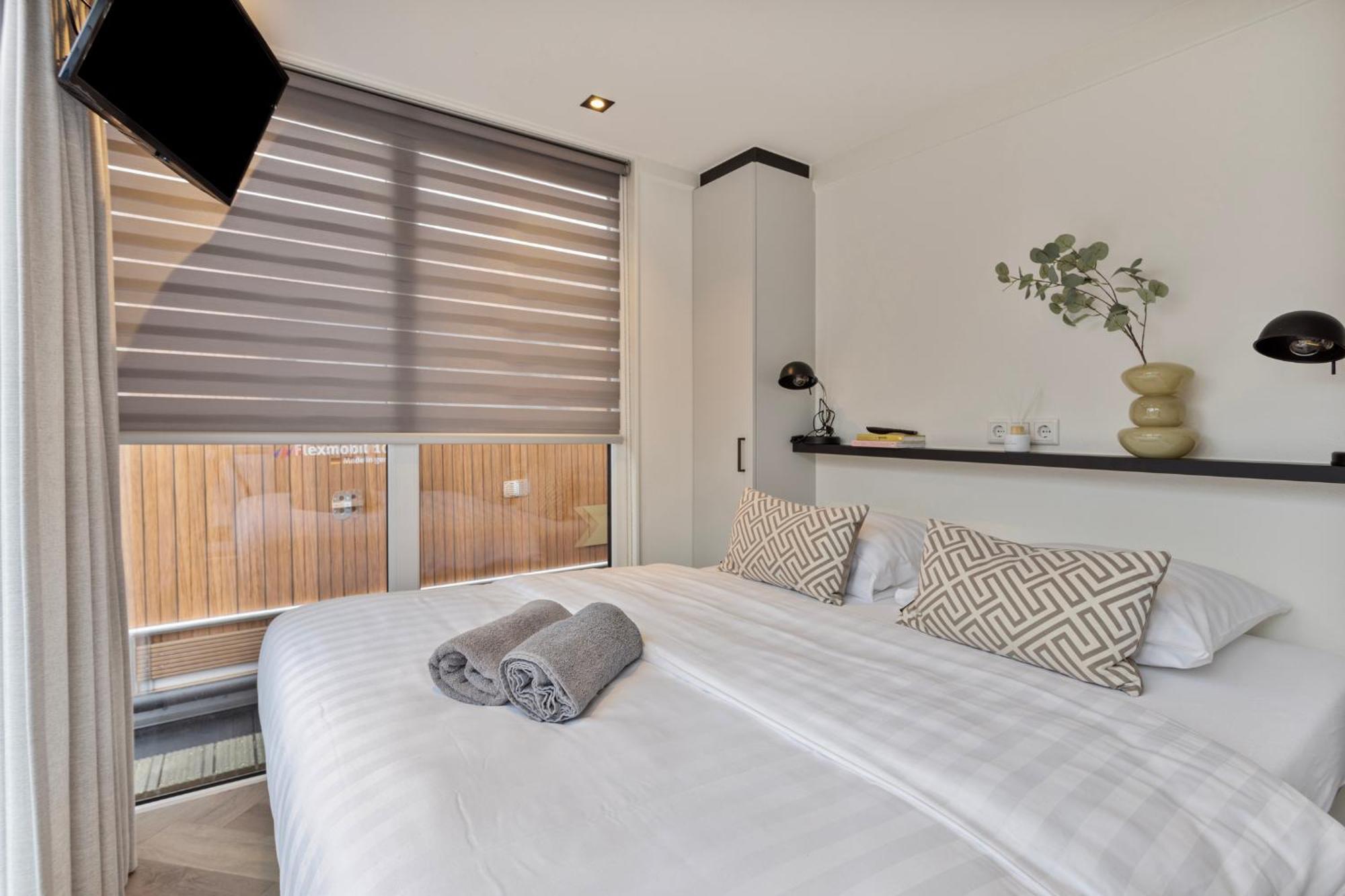זייוולדה Luxurious Waterloft Near Beach And Centre By Weltevreden Experience מראה חיצוני תמונה