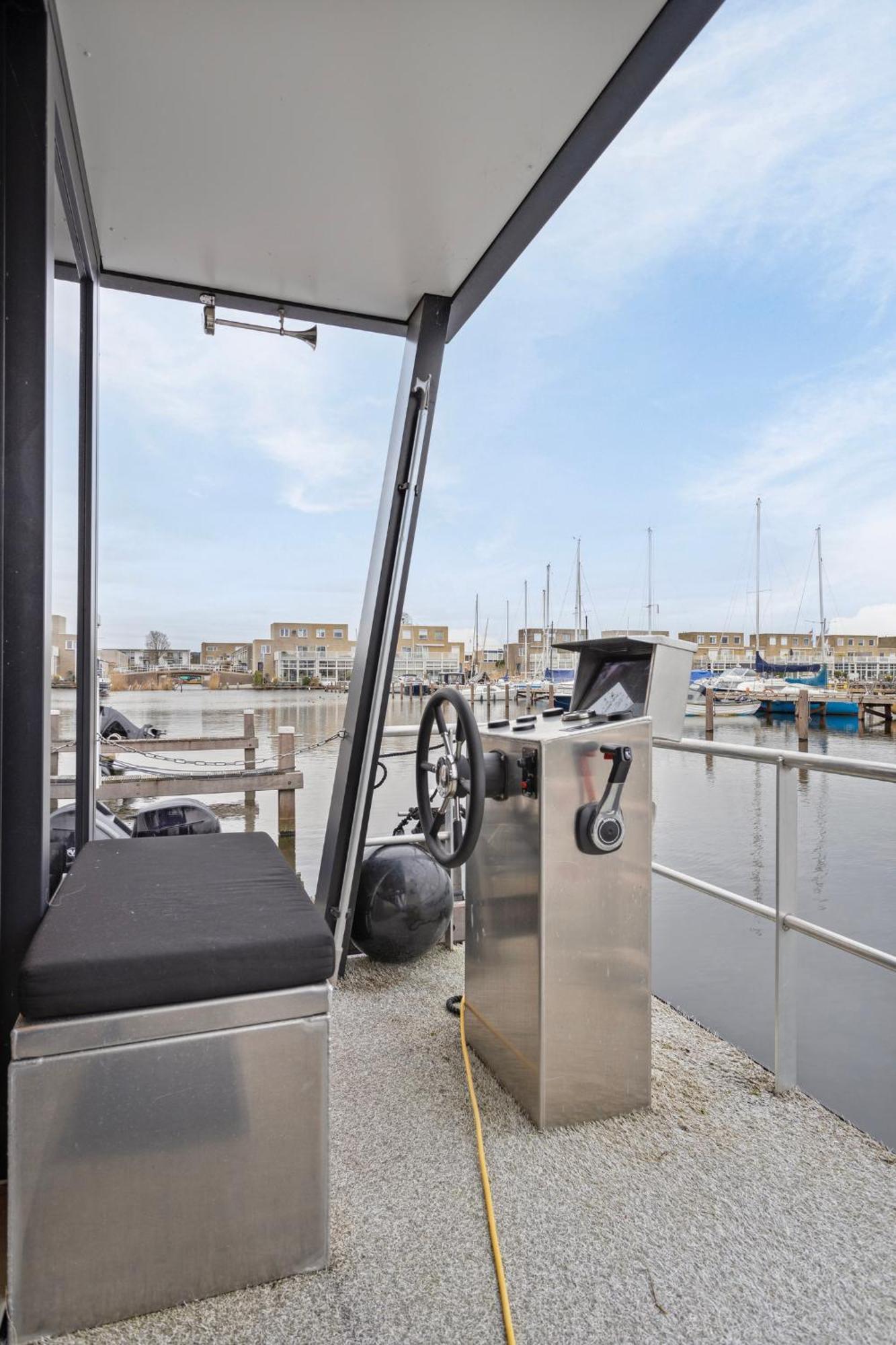 זייוולדה Luxurious Waterloft Near Beach And Centre By Weltevreden Experience מראה חיצוני תמונה
