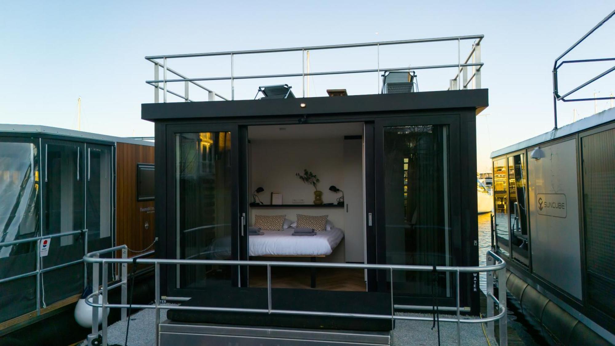 זייוולדה Luxurious Waterloft Near Beach And Centre By Weltevreden Experience מראה חיצוני תמונה