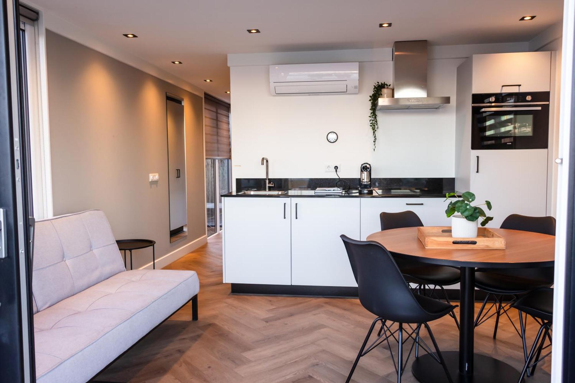 זייוולדה Luxurious Waterloft Near Beach And Centre By Weltevreden Experience מראה חיצוני תמונה