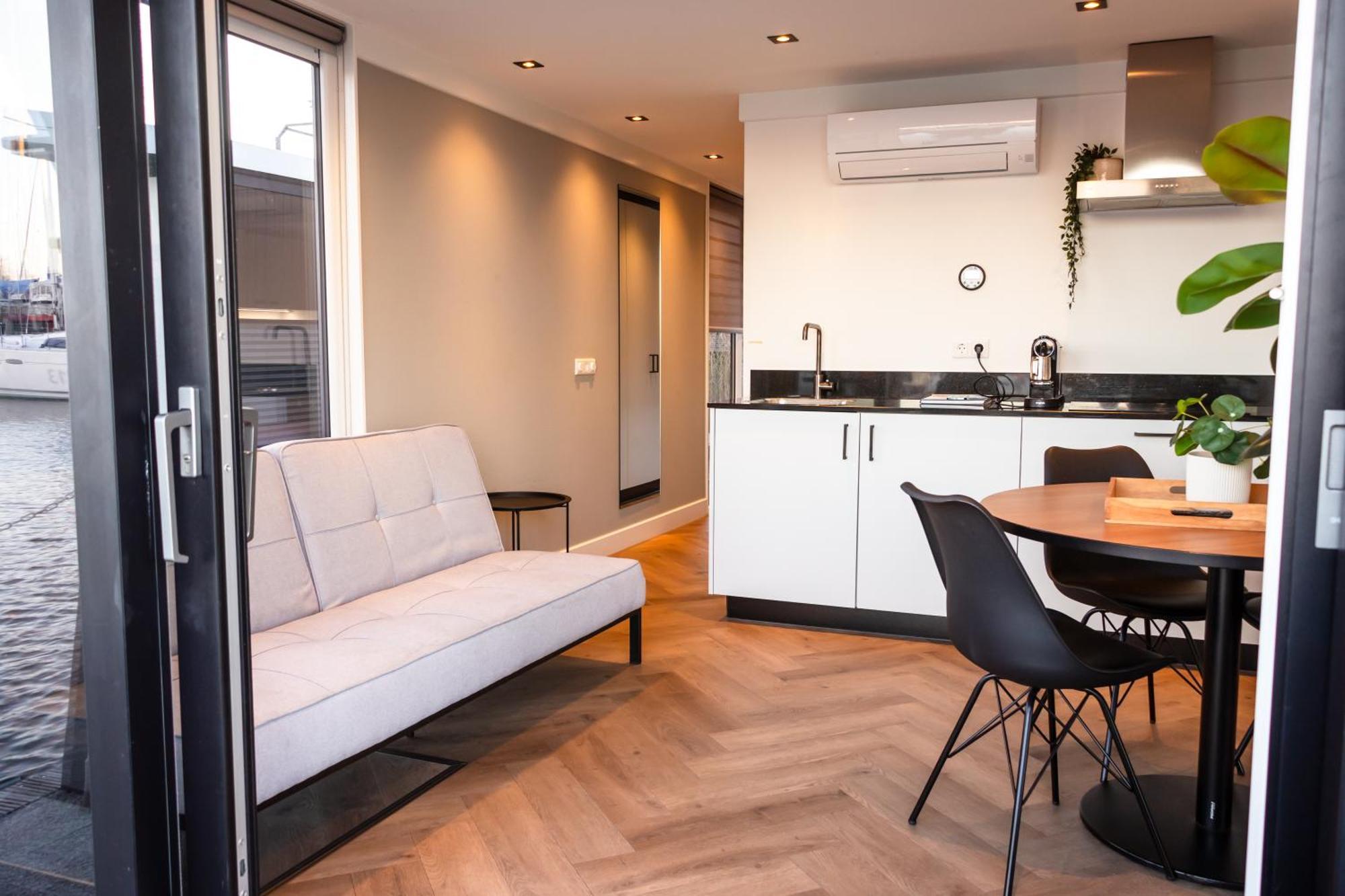 זייוולדה Luxurious Waterloft Near Beach And Centre By Weltevreden Experience מראה חיצוני תמונה