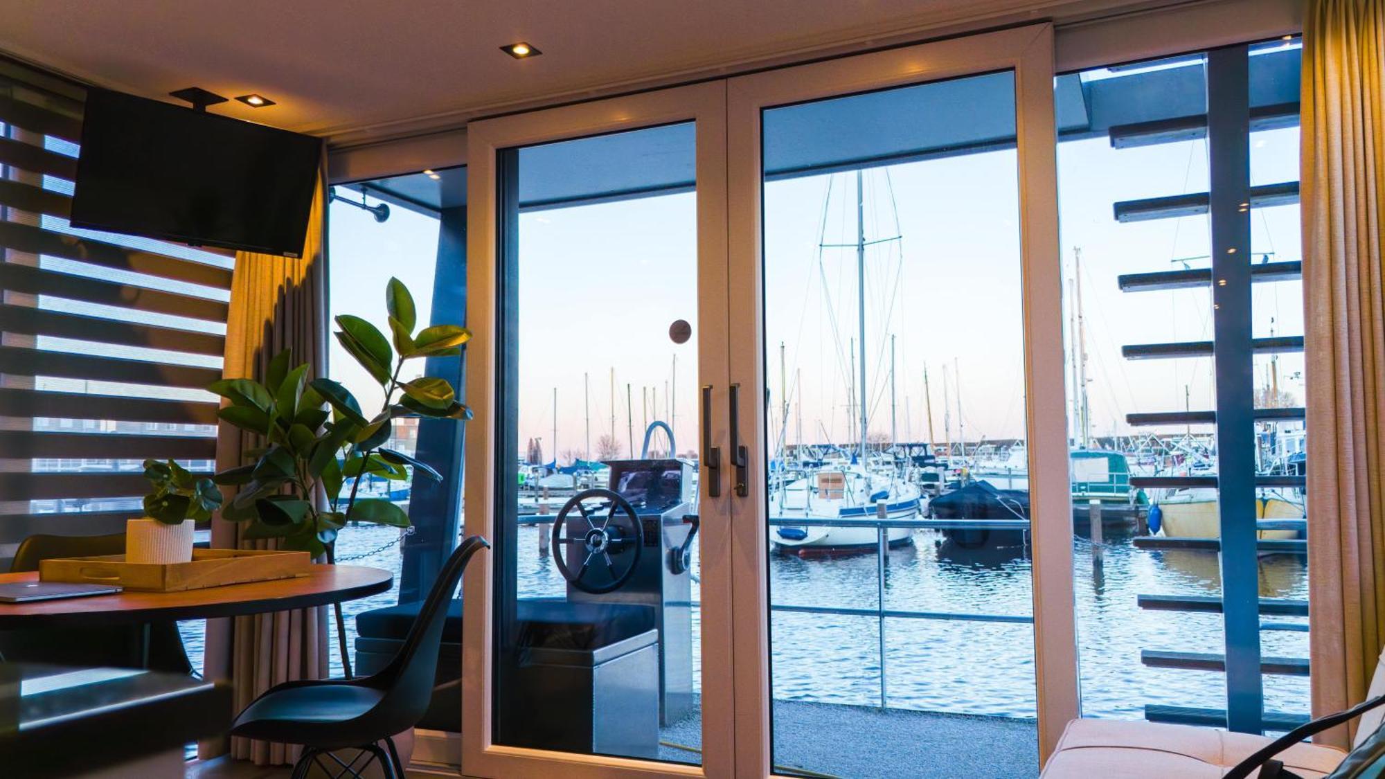 זייוולדה Luxurious Waterloft Near Beach And Centre By Weltevreden Experience מראה חיצוני תמונה